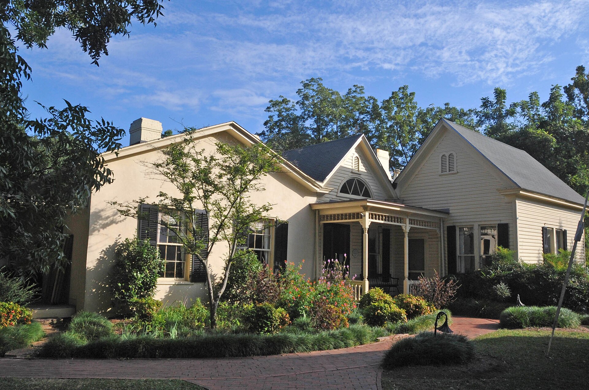 A mid-century home on a wooded lot in a Chapel Hill neighborhood